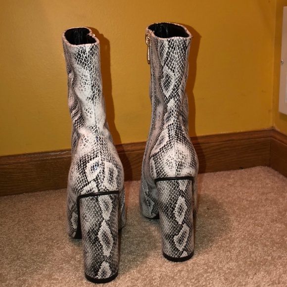 Short boots - Picture 2 of 4